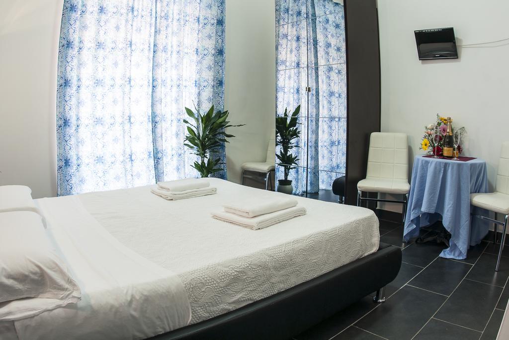 ローマ ジョ スイーツ Bed & Breakfast 部屋 写真